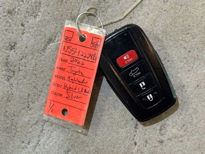 2022 Toyota Highlander Hybrid LE