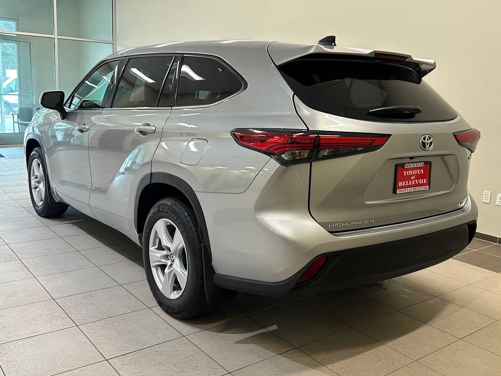 2022 Toyota Highlander Hybrid LE