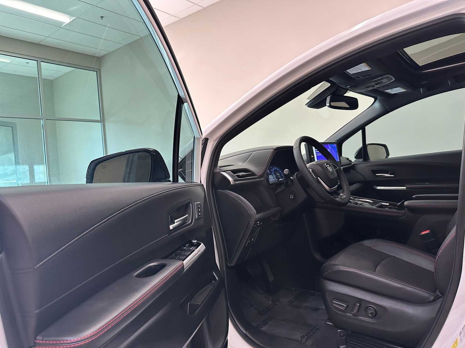 2025 Toyota Sienna XSE
