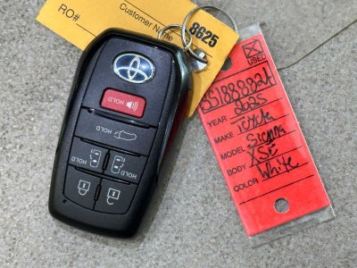 2025 Toyota Sienna XSE