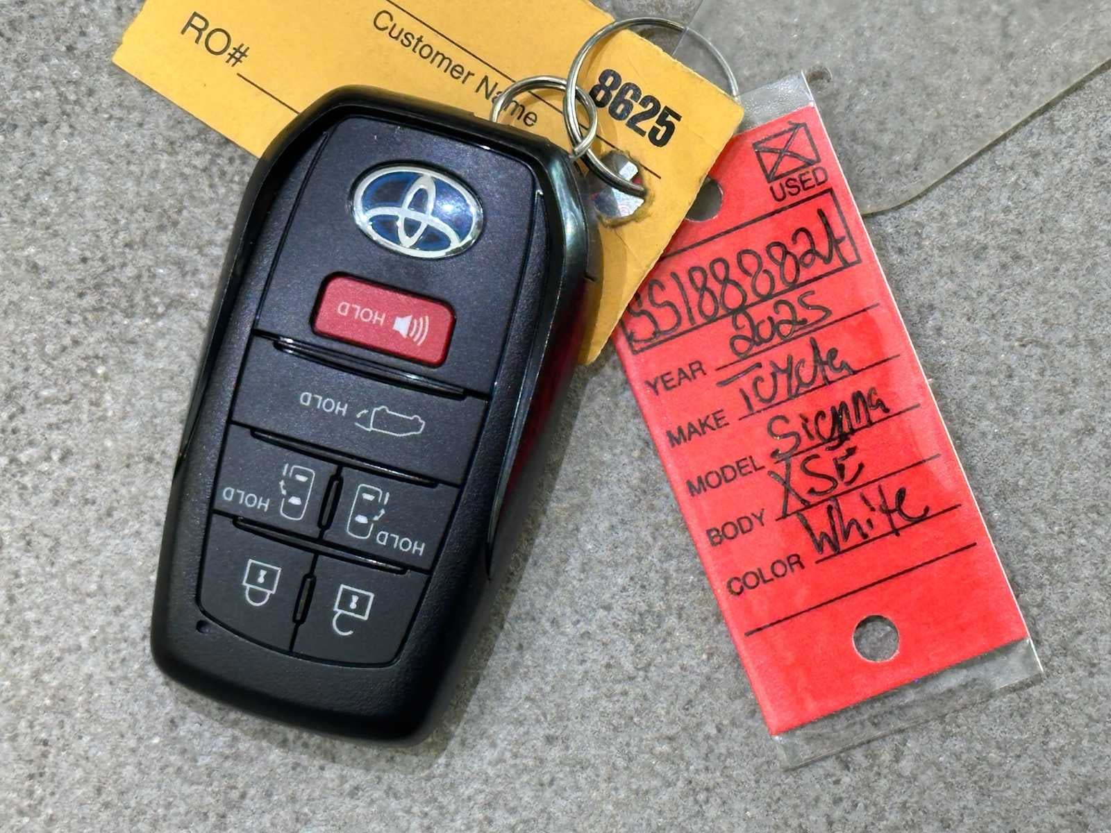 2025 Toyota Sienna XSE
