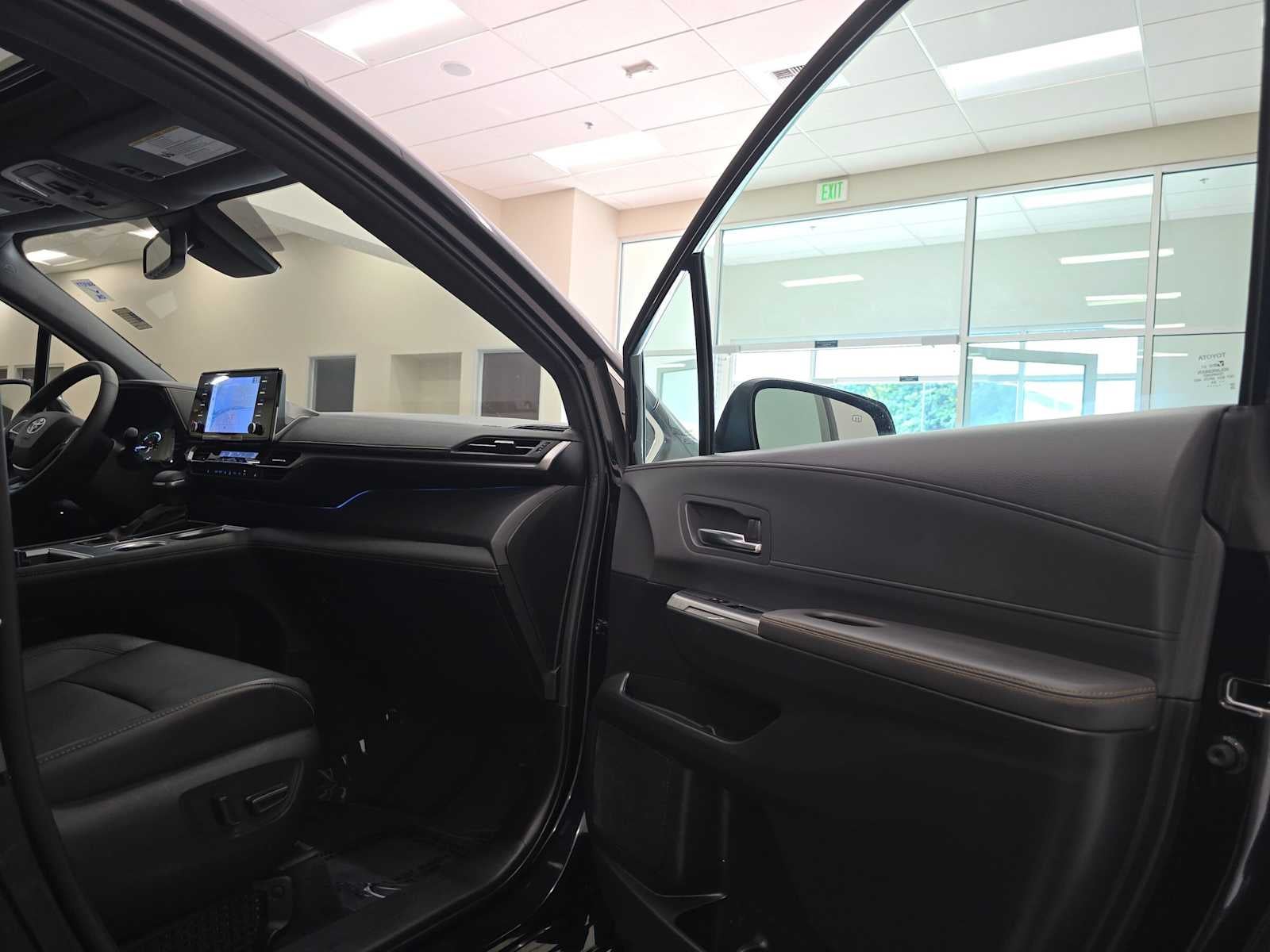 2024 Toyota Sienna Woodland Edition