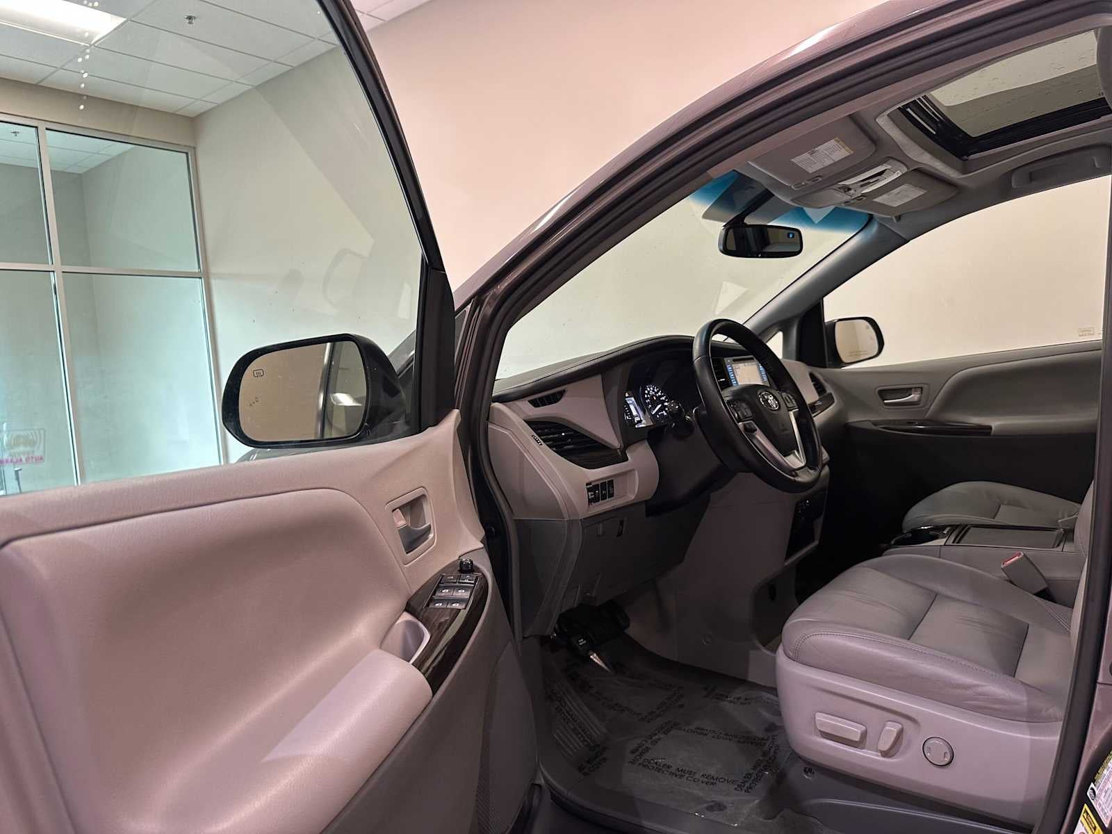 2015 Toyota Sienna XLE