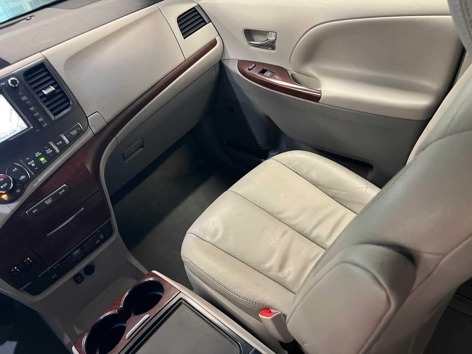 2014 Toyota Sienna XLE