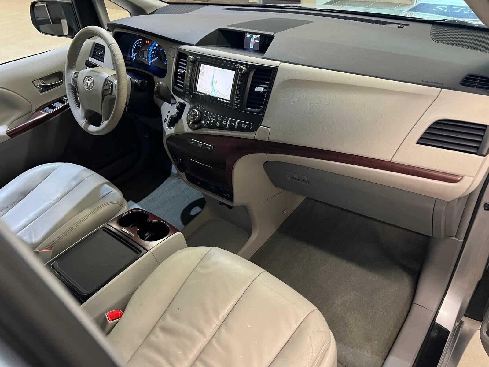 2014 Toyota Sienna XLE