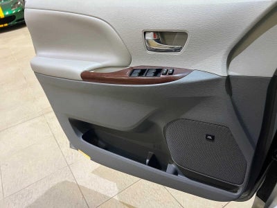 2014 Toyota Sienna XLE