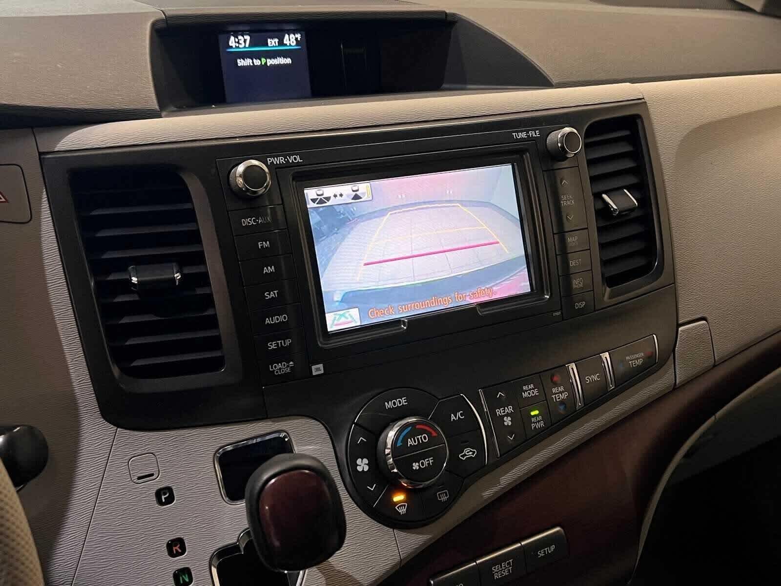 2014 Toyota Sienna XLE