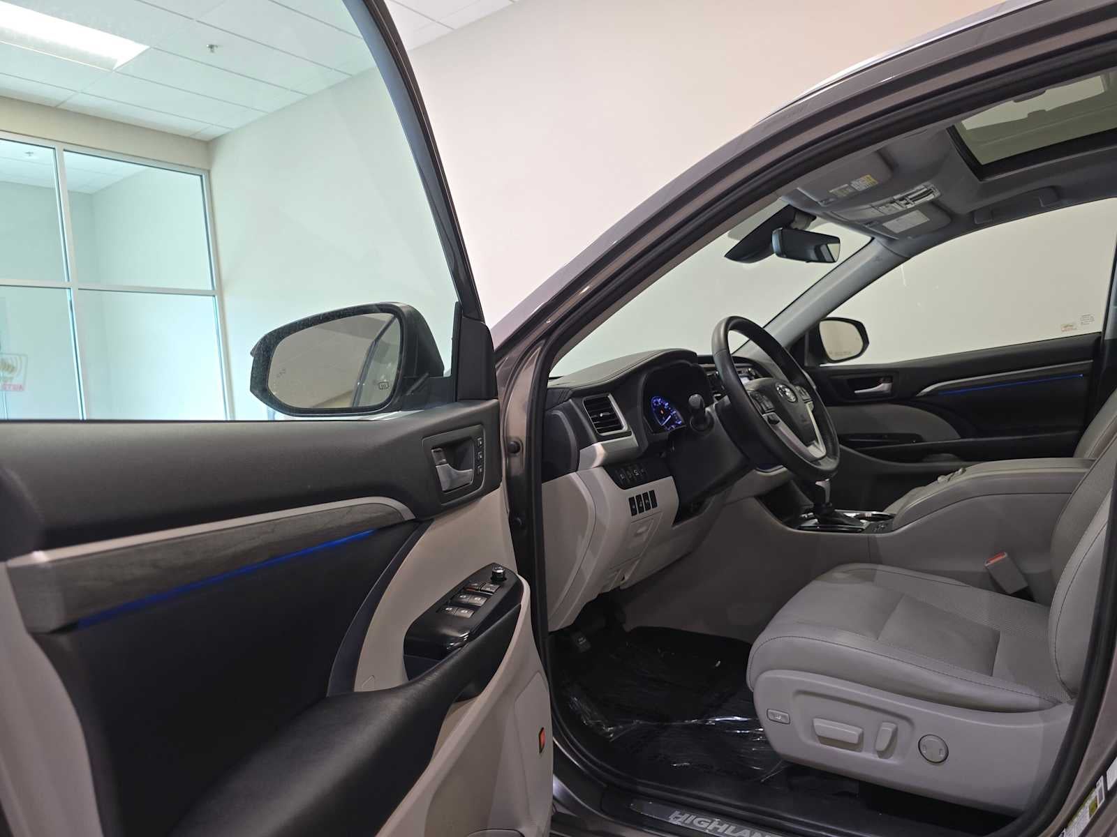 2018 Toyota Highlander Limited Platinum