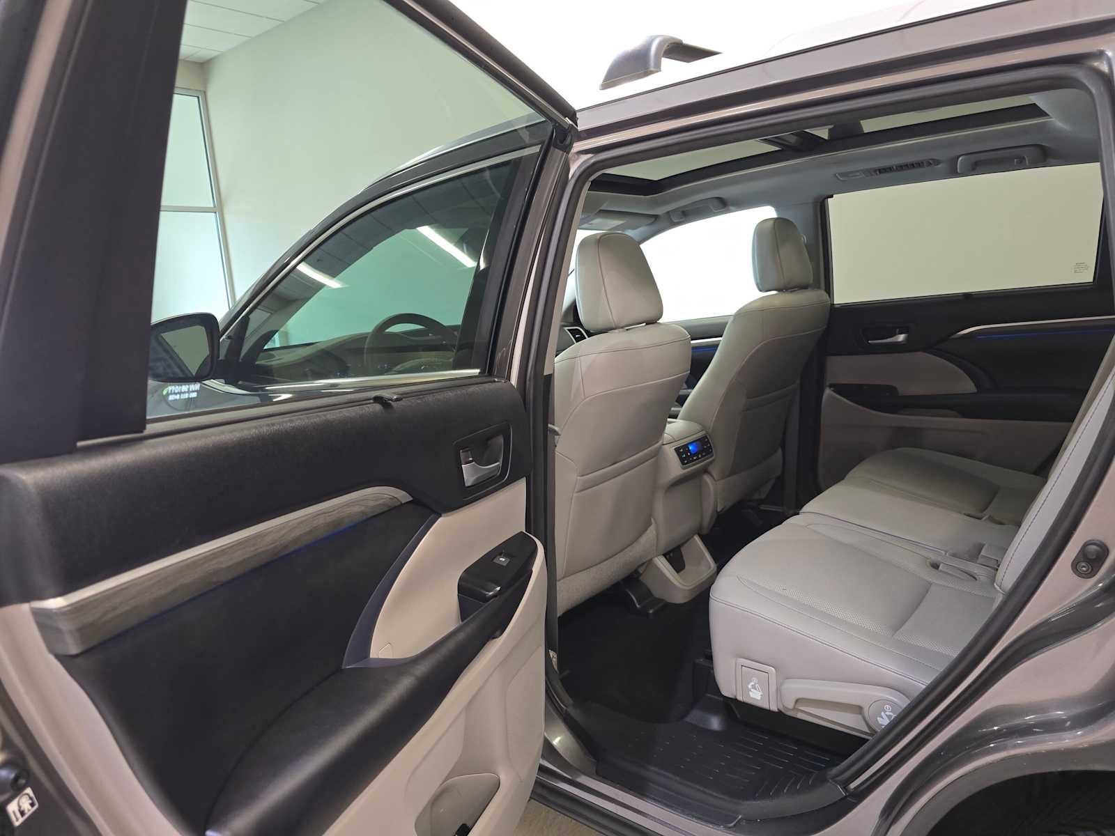 2018 Toyota Highlander Limited Platinum