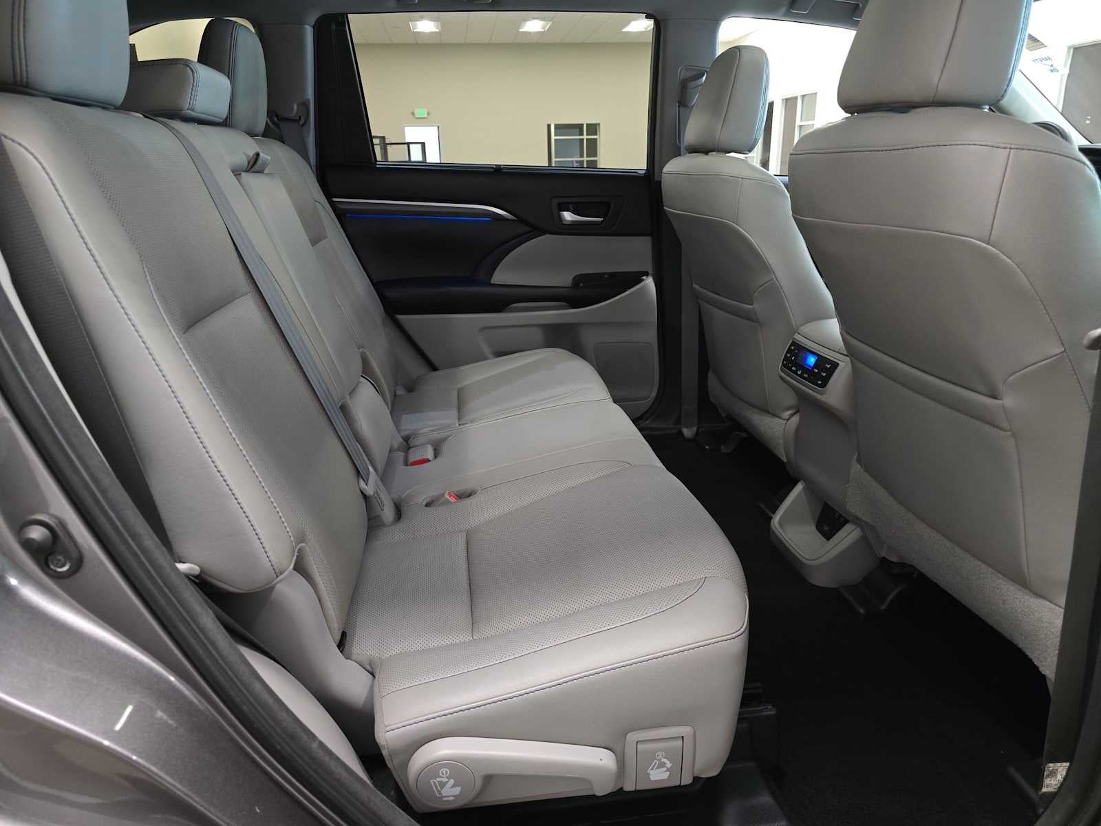 2018 Toyota Highlander Limited Platinum
