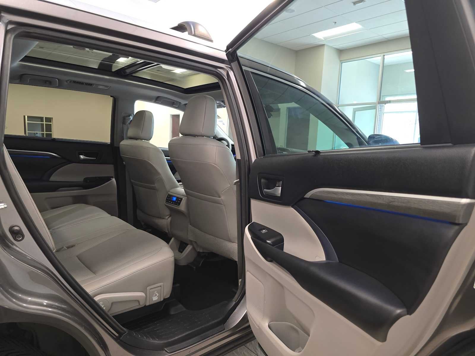 2018 Toyota Highlander Limited Platinum