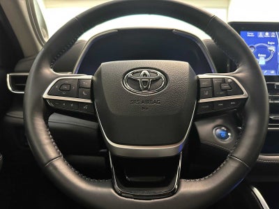 2022 Toyota Highlander Hybrid Platinum