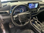 2022 Toyota Highlander Hybrid Platinum
