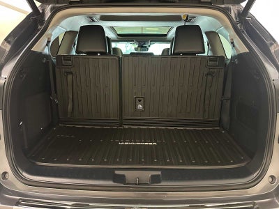 2022 Toyota Highlander Hybrid Platinum