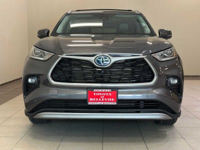 2022 Toyota Highlander Hybrid Platinum