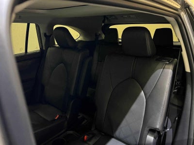2025 Toyota Highlander Hybrid Platinum