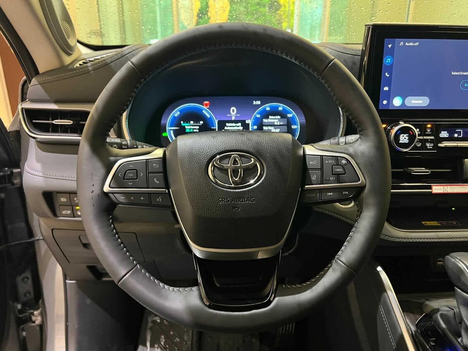 2025 Toyota Highlander Hybrid Platinum