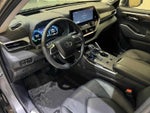 2025 Toyota Highlander Hybrid Platinum