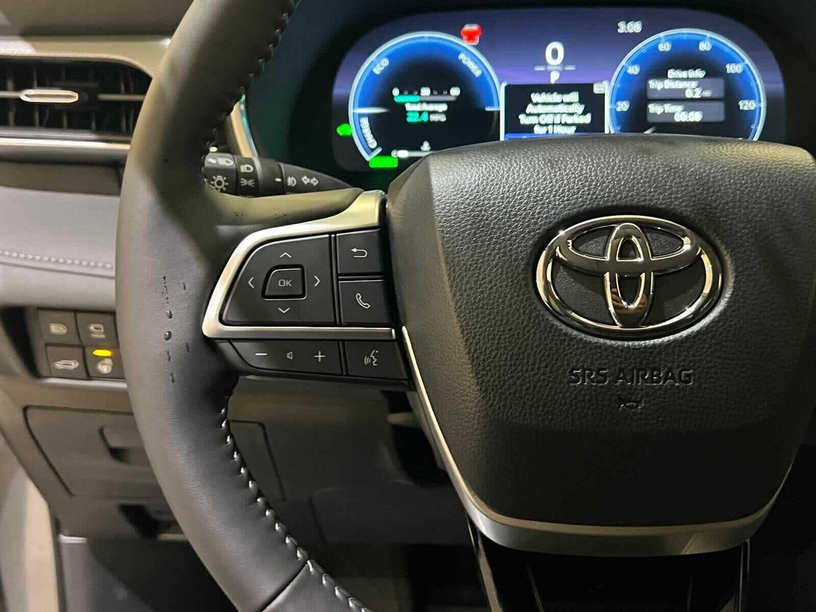 2025 Toyota Highlander Hybrid Platinum