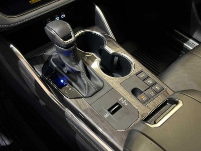2025 Toyota Highlander Hybrid Platinum