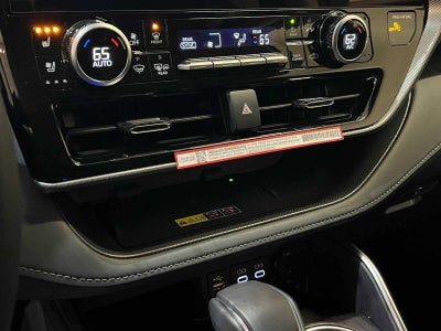 2025 Toyota Highlander Hybrid Platinum