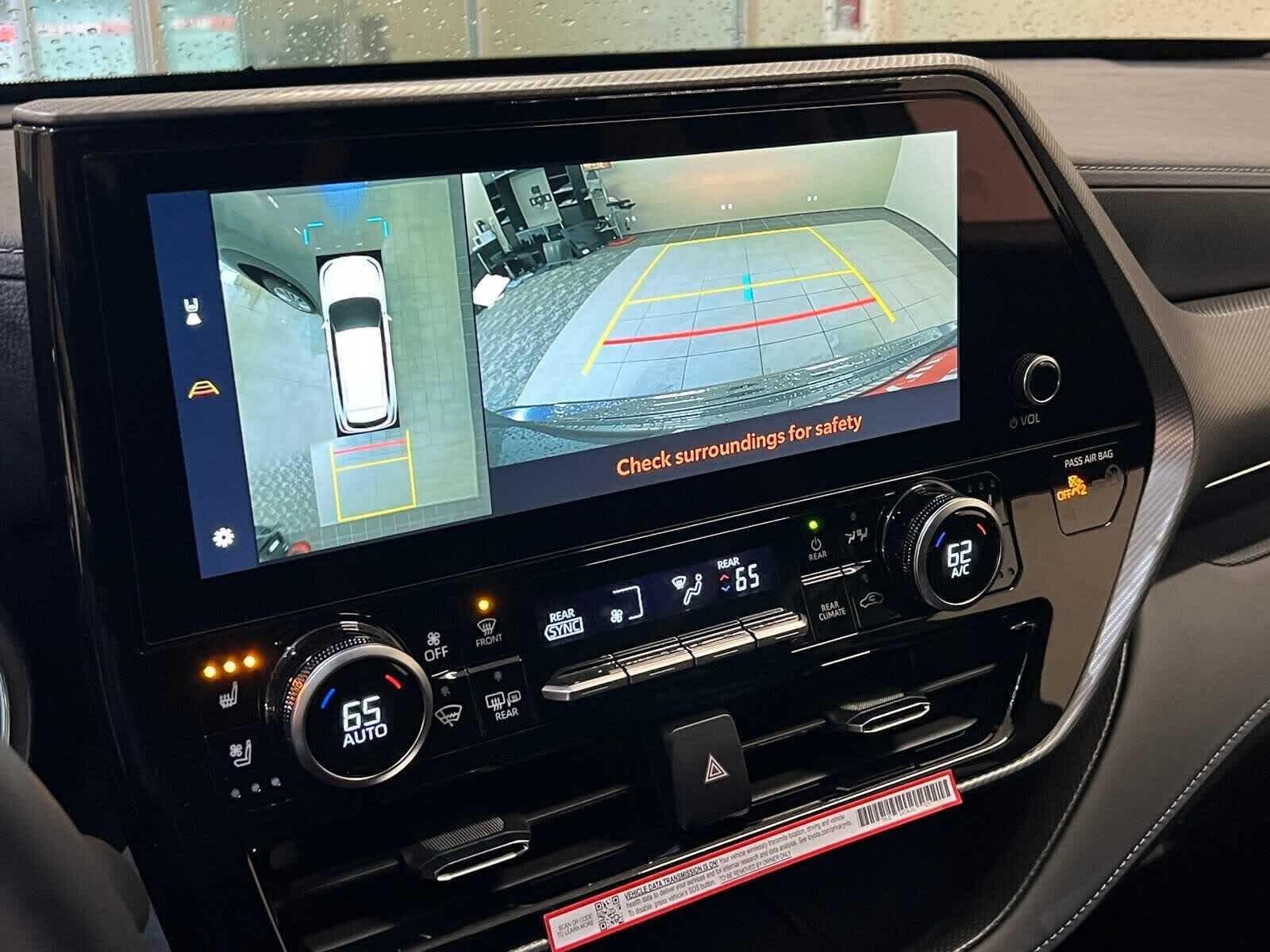 2025 Toyota Highlander Hybrid Platinum