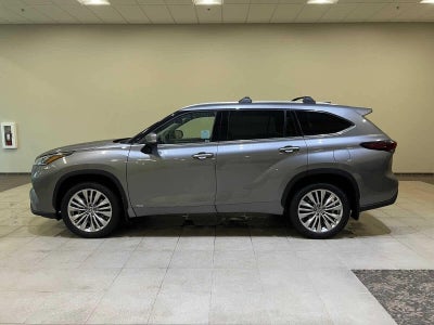 2025 Toyota Highlander Hybrid Platinum