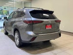 2025 Toyota Highlander Hybrid Platinum