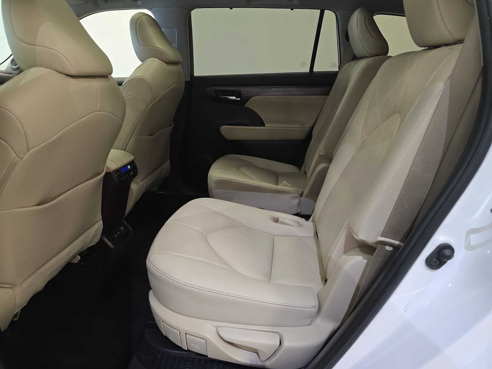 2020 Toyota Highlander Hybrid Platinum