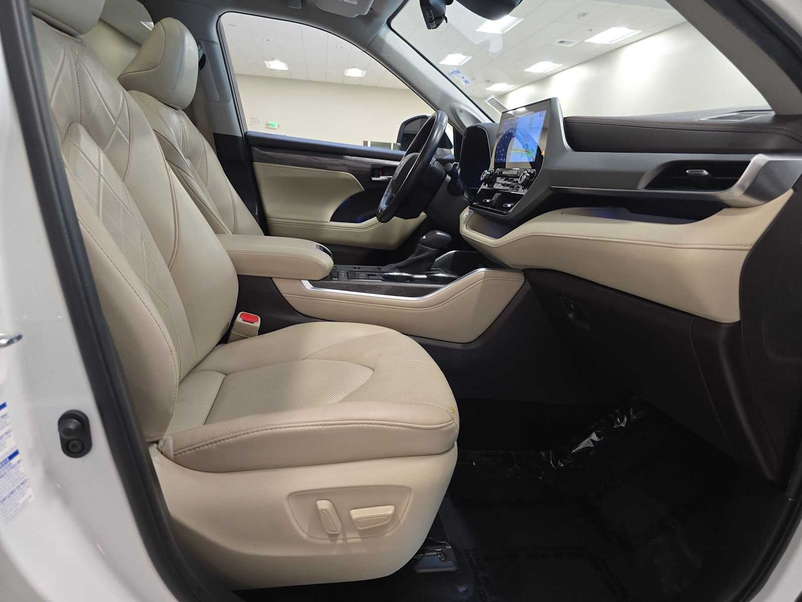 2020 Toyota Highlander Hybrid Platinum