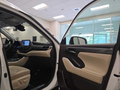 2020 Toyota Highlander Hybrid Platinum