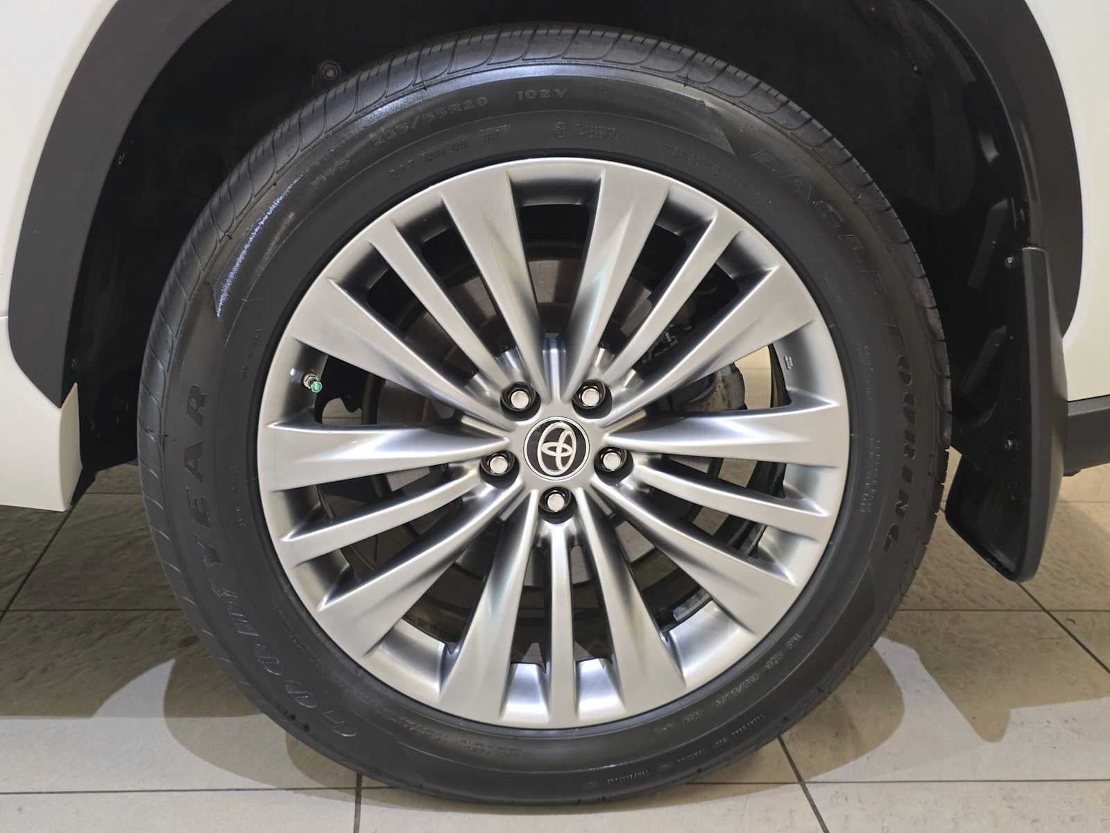 2020 Toyota Highlander Hybrid Platinum