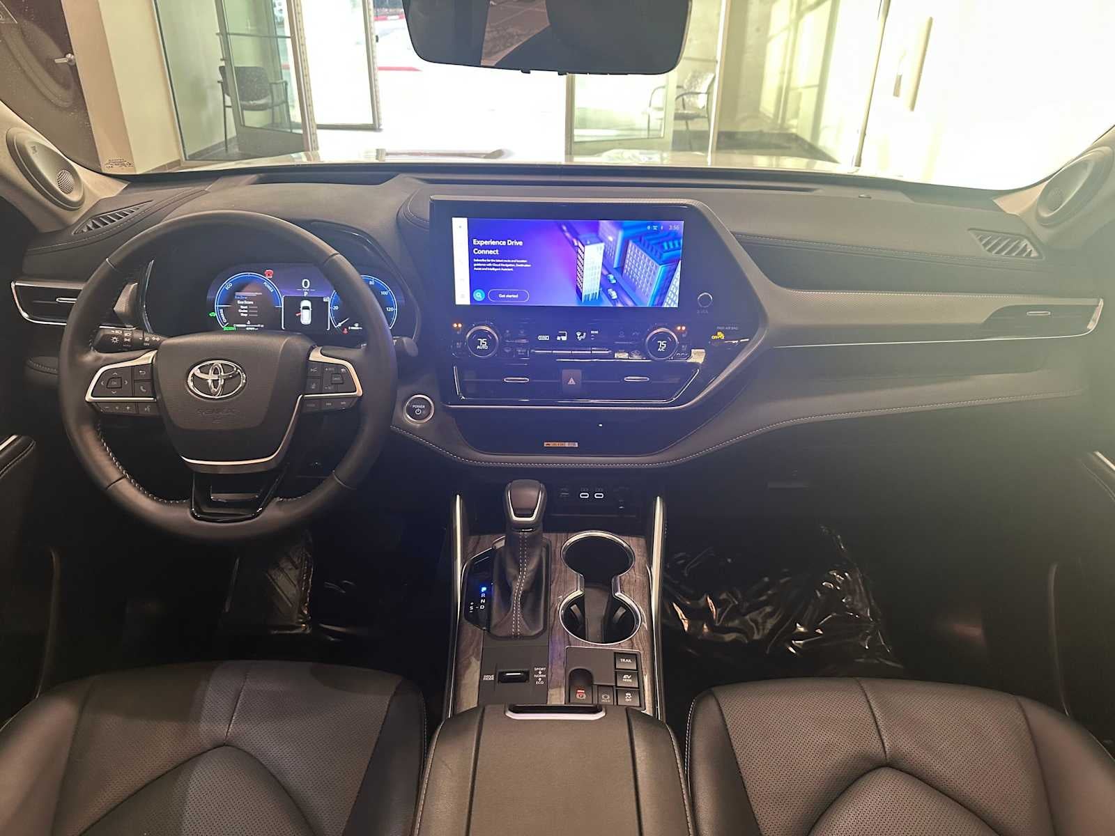 2025 Toyota Highlander Hybrid Platinum