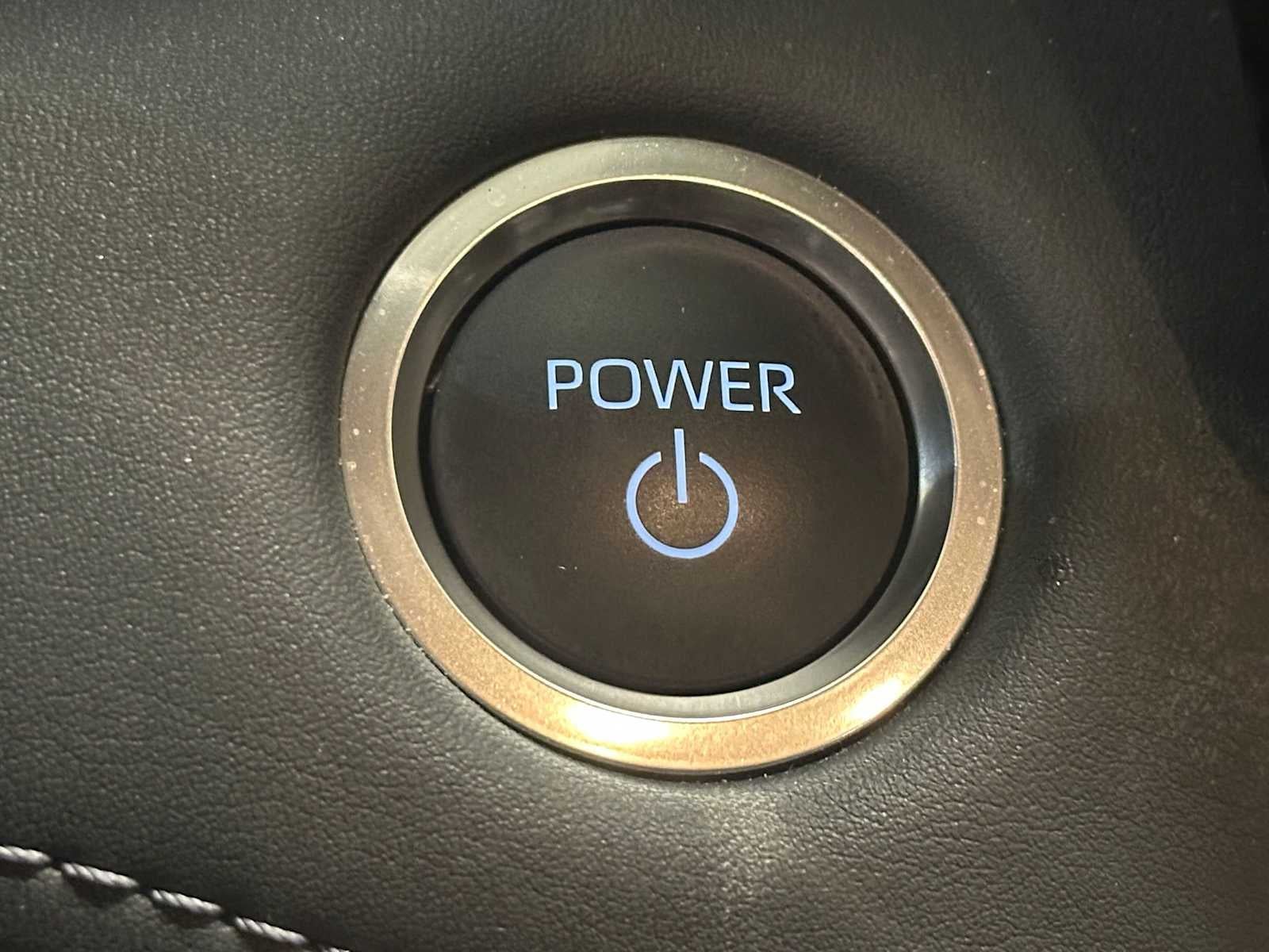 2025 Toyota Highlander Hybrid Platinum