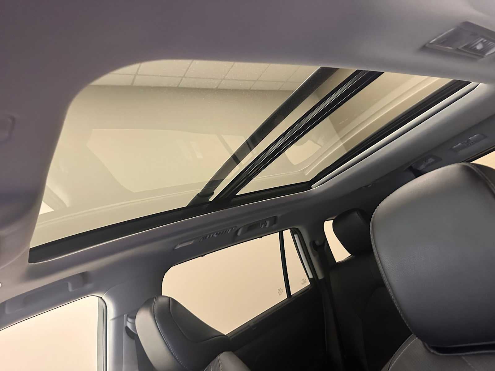 2025 Toyota Highlander Hybrid Platinum