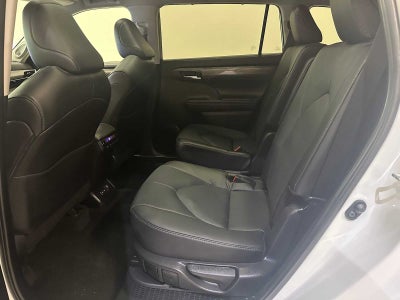 2025 Toyota Highlander Hybrid Platinum