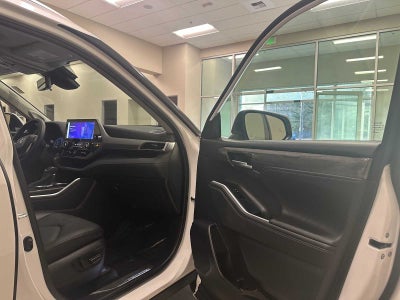 2025 Toyota Highlander Hybrid Platinum