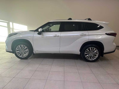 2025 Toyota Highlander Hybrid Platinum
