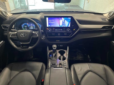 2025 Toyota Highlander Hybrid Platinum