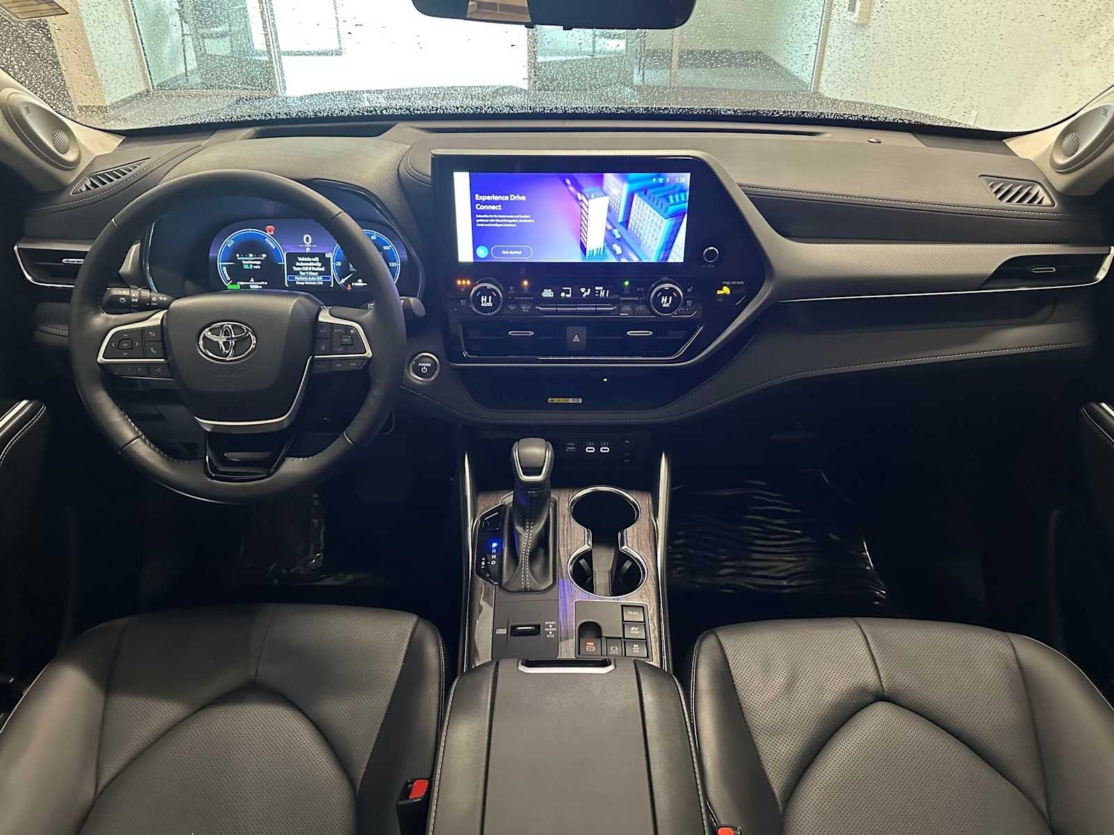 2025 Toyota Highlander Hybrid Platinum