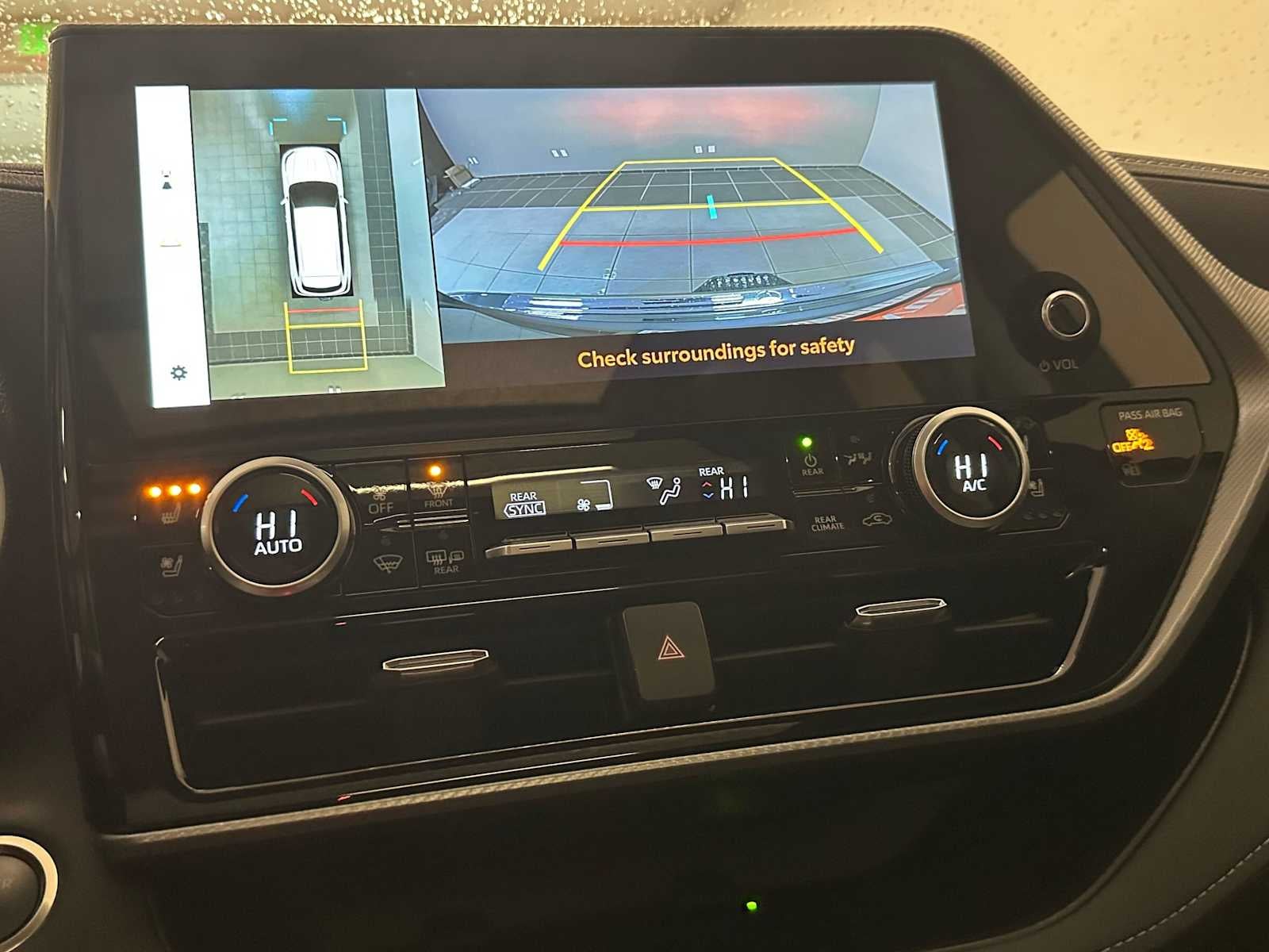 2025 Toyota Highlander Hybrid Platinum