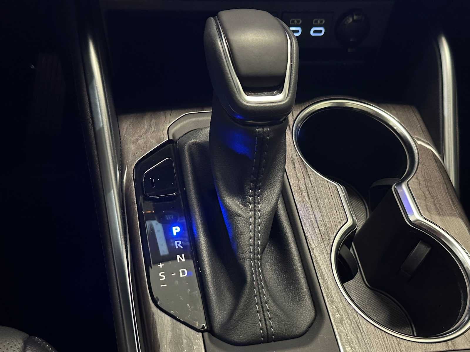 2025 Toyota Highlander Hybrid Platinum