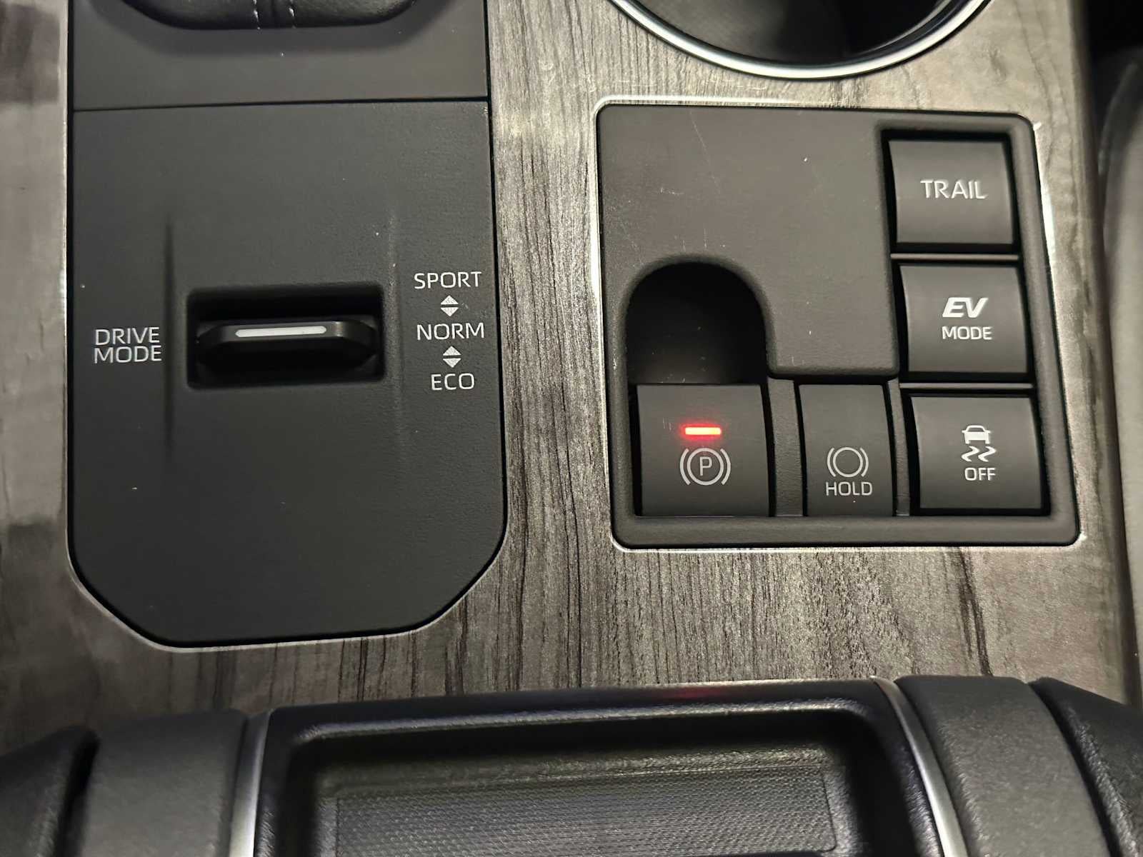 2025 Toyota Highlander Hybrid Platinum