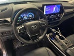 2025 Toyota Highlander Hybrid Platinum