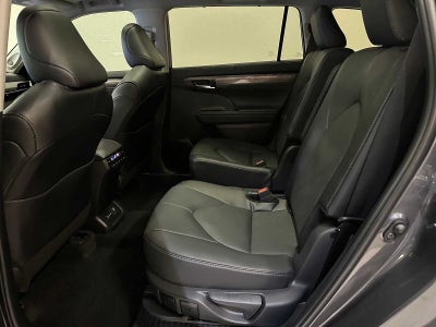 2025 Toyota Highlander Hybrid Platinum