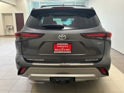2025 Toyota Highlander Hybrid Platinum