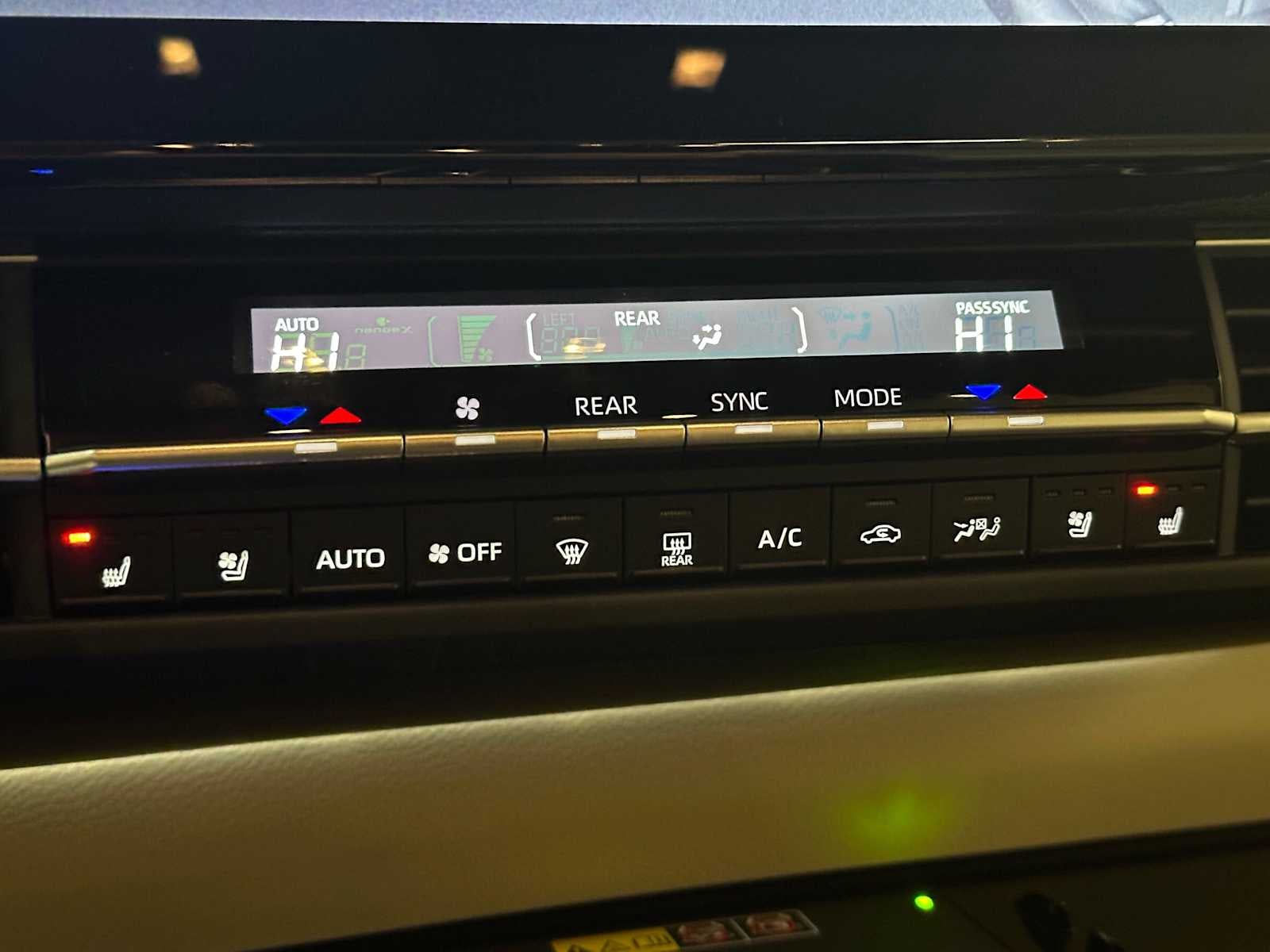 2025 Toyota Sienna Platinum