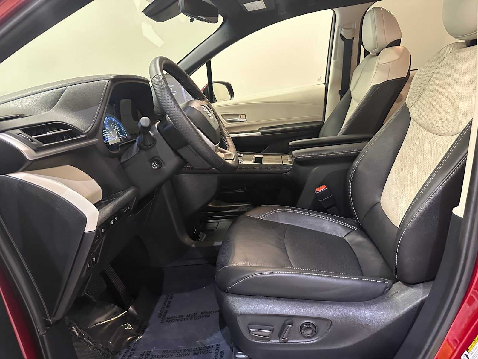 2025 Toyota Sienna Platinum