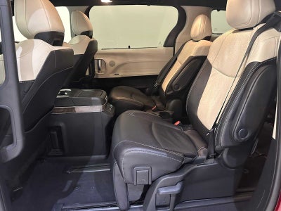 2025 Toyota Sienna Platinum