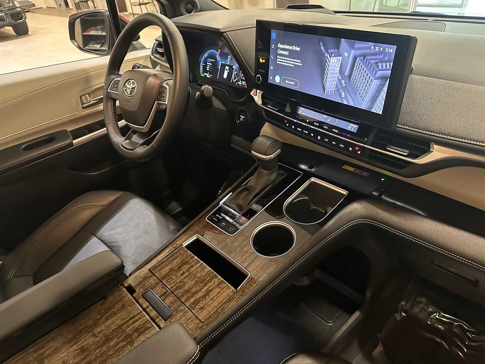 2025 Toyota Sienna Platinum